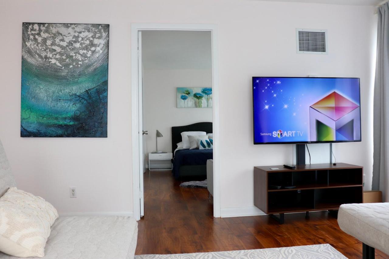 Apartment/2Bedrooms/2 Full Bathrooms/Free Parking トロント エクステリア 写真
