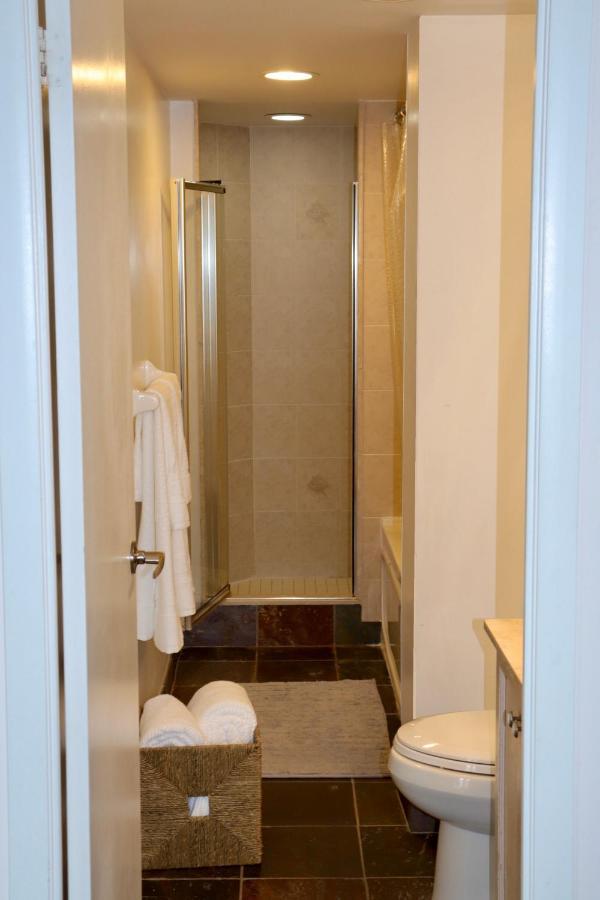 Apartment/2Bedrooms/2 Full Bathrooms/Free Parking トロント エクステリア 写真