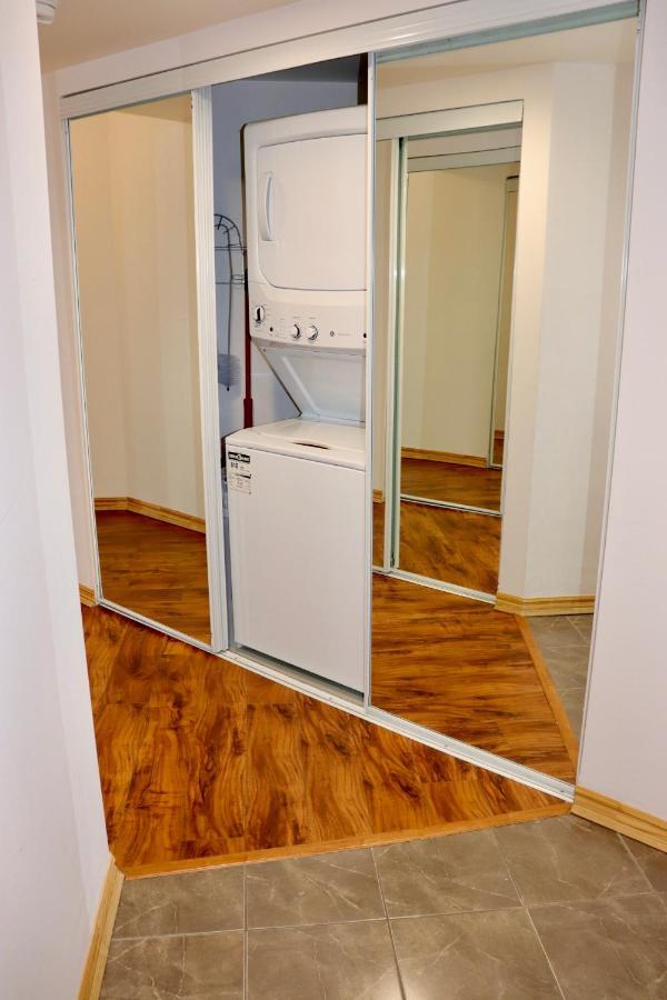 Apartment/2Bedrooms/2 Full Bathrooms/Free Parking トロント エクステリア 写真