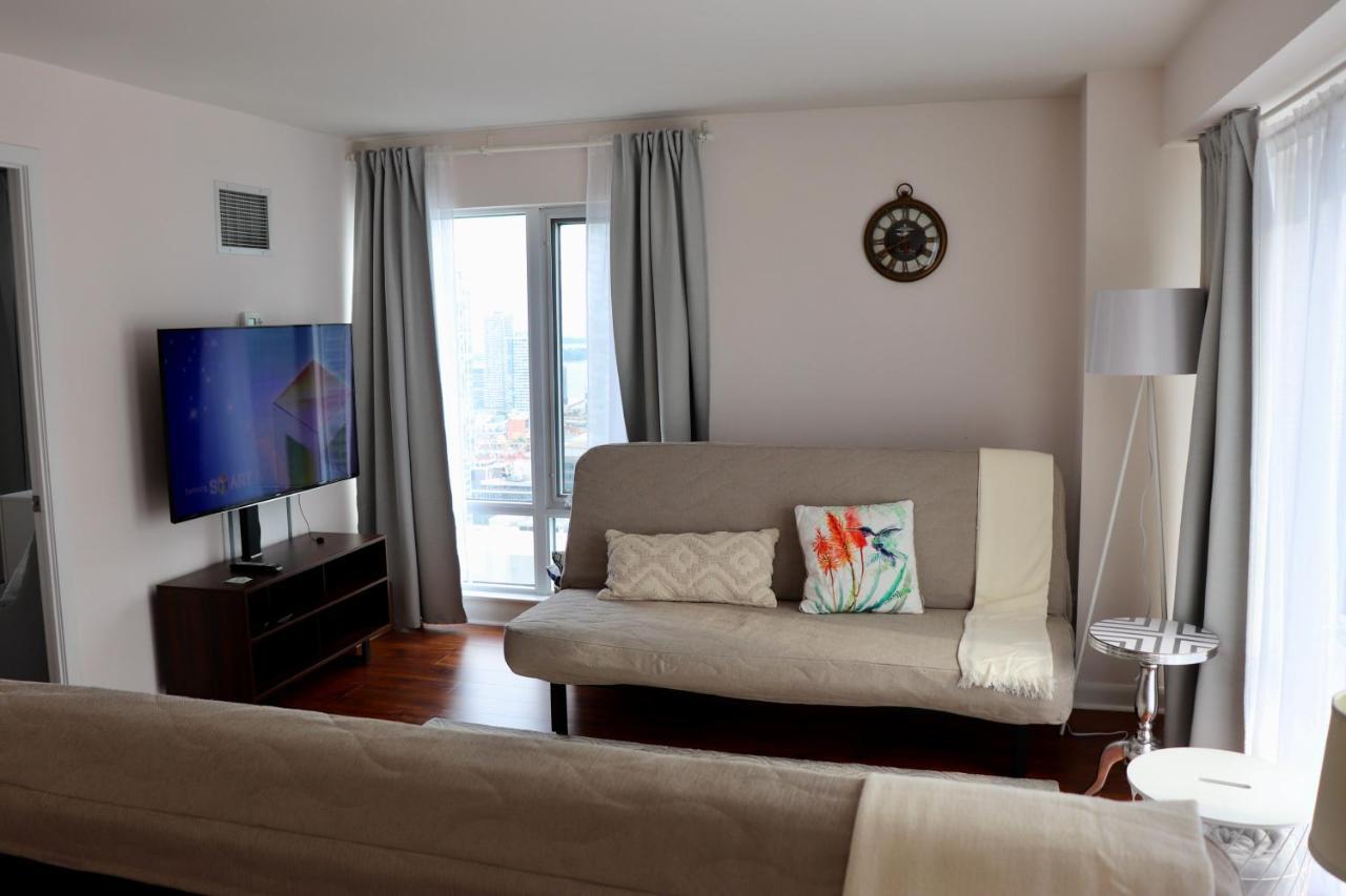 Apartment/2Bedrooms/2 Full Bathrooms/Free Parking トロント エクステリア 写真
