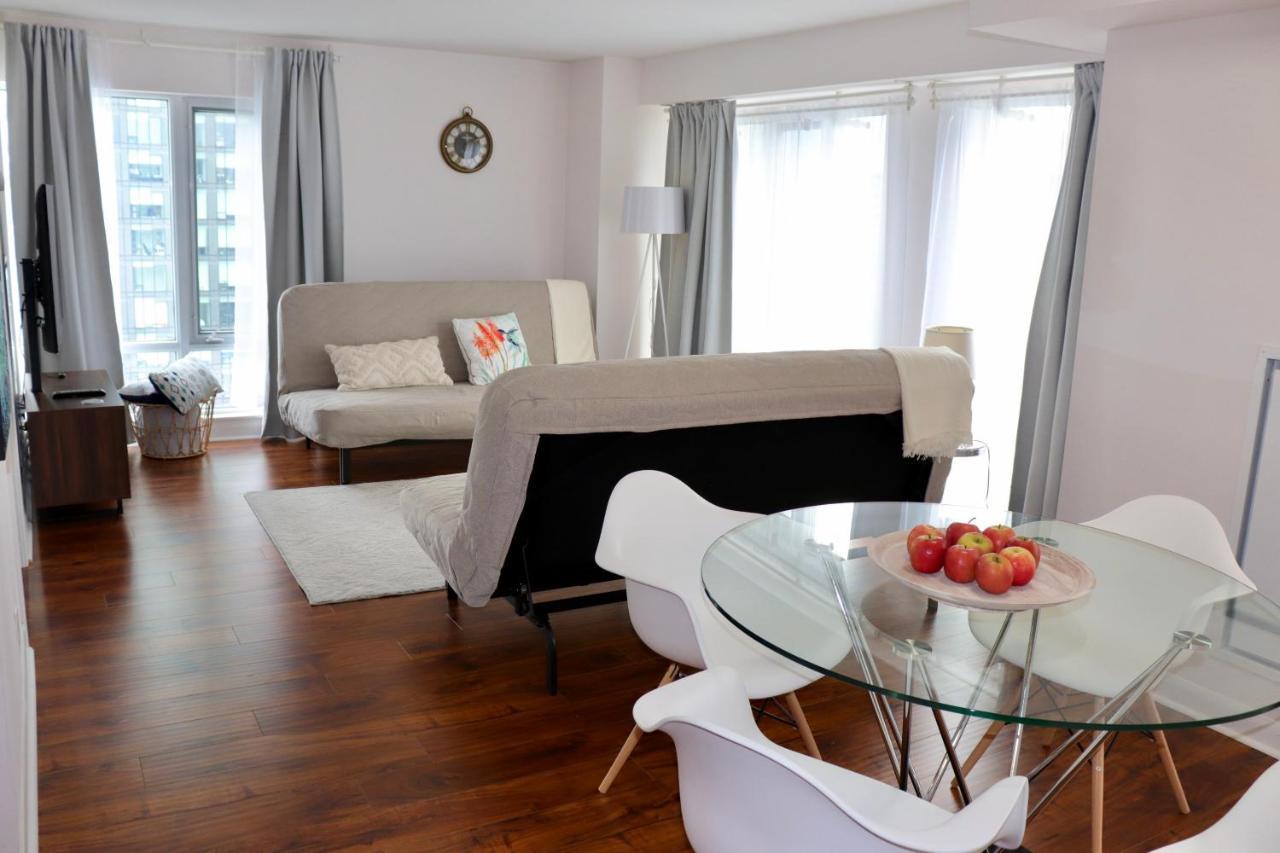 Apartment/2Bedrooms/2 Full Bathrooms/Free Parking トロント エクステリア 写真